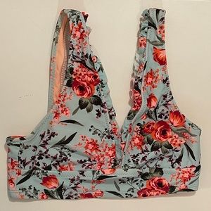 Women’s Merona floral bikini top!